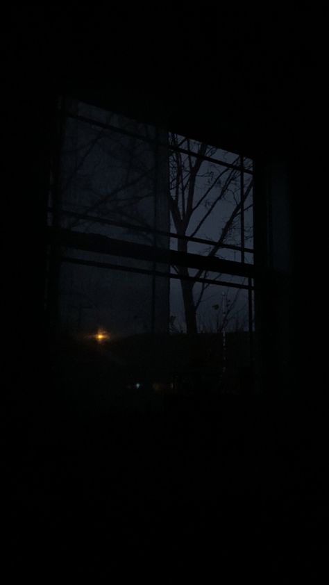 dark aesthetic window night Dark Window Wallpaper, Night Time Bedroom Aesthetic, Window At Night Aesthetic, Numb Aesthetics Dark, Night Sky From Window, Window Aesthetic Dark, Vent Background Photos, Night Window Aesthetic, Night Time Snaps