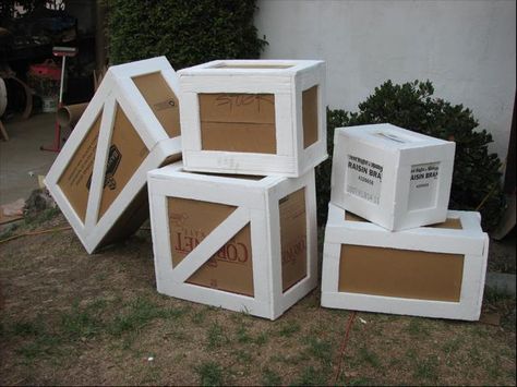 Cardboard Boxes made into Wooden Crates.  (Before painting and carving) Front Yard Halloween, Front Yard Halloween Decorations, Pirate Halloween Decorations, Pirate Halloween Party, Dekorasi Halloween, Peer Gynt, Wild West Party, Halloween Fest, Pirate Theme Party