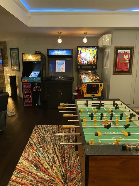 Arcade Room In House Modern, At Home Arcade Game Rooms, House Arcade Room, Basement Arcade Ideas, Game Room In House, Arcade In House, Open Game Room Ideas, Basement Games Room Ideas, Basement Arcade Room Ideas