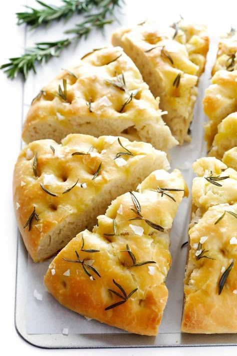 This delicious Rosemary Focaccia Bread is super easy to make, and topped with lots of fresh rosemary, olive oil and sea salt. Quick Foccacia Recipe, Quick Foccacia, Foccacia Bread Recipes Quick, Rosemary Foccacia, Rosemary Focaccia Bread, Easy Focaccia, Foccacia Bread, Rosemary Focaccia, Rosemary Bread