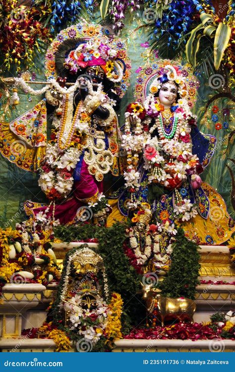 Radha Krishna in Banke Bihari Temple, Vrindavan. India. Bankey Bihari Vrindavan, Vrindavan Wallpaper, Bankey Bihari, Radha Krishna Images, Radha Krishna Photo, Krishna Photos, Lord Krishna Images, Krishna Images, God Illustrations