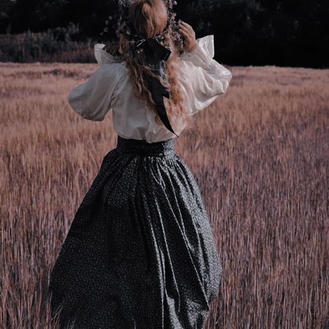 Sonja Core, Blythe Core, Peasant Aesthetic, 1700s Aesthetic, 1800 Aesthetic, Royal Academia, Victorian Peasant, 1800s Aesthetic, Medieval Aesthetic