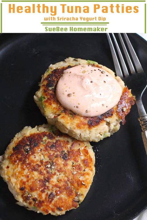 Learn how to make Healthy Tuna Patties in less than 30 minutes. These are low in calories and full of taste, and you'll be making them again and again. Top the patties with Sriracha Mayo and serve with a healthy side of greens for the best dinner EVER! | suebeehomemaker.com | #healthytunapatties #tunapatties #cannedtuna #healthydinnerrecipe Tuna Patties Healthy, Tuna Patty, Sriracha Dip, Lent Meals, Filling Foods, Stove Top Stuffing, Tuna Patties, Healthy Food Recipe, Tuna Cakes