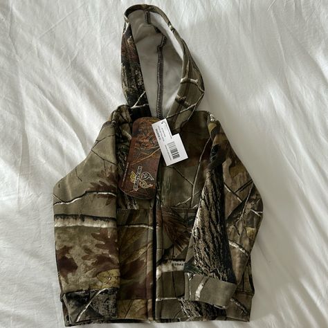 Nwt- Realtree Zip Up Hoodie- 12 Months Must Haves For Teens, Zipup Hoodie Outfit, Earth Fashion, Camo Fits, Camo Sweater Outfit, Zip Up, Zip Up Hoodie, Granola Clothes, Graphic Zip Up Hoodies