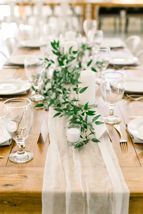 2022 Wedding Trends Merge Beauty with Eco-Friendly Ideas Organic Wedding Decor, 2022 Wedding Trends, Cheap Centerpieces, Grecian Wedding, Table Arrangements Wedding, Wedding Table Designs, Bloomington Indiana, Sage Wedding, Hollywood Wedding