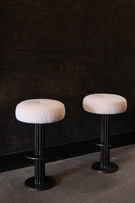 Modern Bronzed Rubbed Steel Swivel Stool For Sale Art Deco Bar Stools, Malibu Farm, Chrome Bar Stools, Marble Desk, Industrial Stool, Art Deco Bar, Kitchen Counter Stools, Steel Canopy, Jewellery Showroom