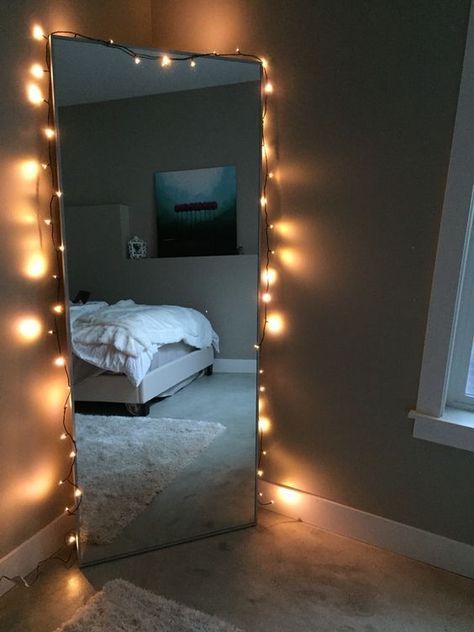 14 Decorations That Your Mirror Needs To Have The Best Selfies on Instagram Teenage Room Decor, Dekorasi Kamar Tidur, Bedroom Goals, Teen Bedroom Decor, Cute Room Decor, Dream Rooms, Beautiful Bedrooms, Bedroom Inspo, Dream Bedroom