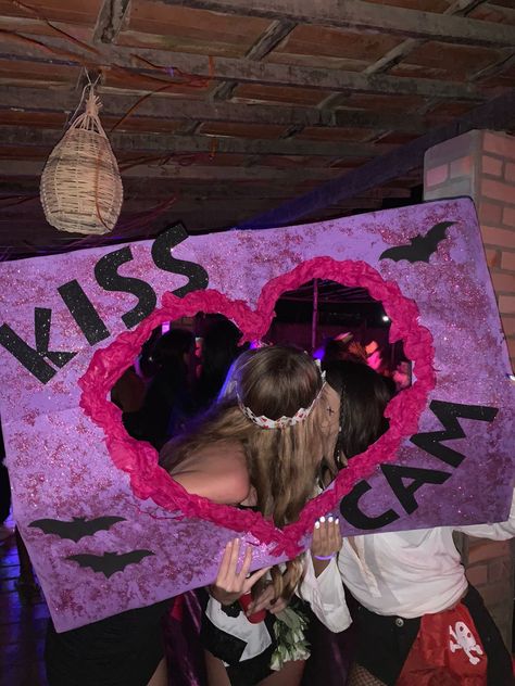 Kiss Cam Halloween, Halloween Alcohol, Hallowen Party, Kiss Cam, Fiesta Halloween, Halloween 23, Halloween House Party, Halloween 2023, Doja Cat