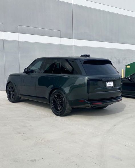 pray g lee on Instagram: "Brand New Belgravia Green Range Rover 📷 Thanks to the Owner: @bwesson80 #newrangerover #new #landrover #rangerover" Dark Green Range Rover, Green Range Rover, Range Rover Suv, Range Rover Sport Black, Black Range Rover, New Range Rover Sport, New Range Rover, Range Rover Black, Landrover Range Rover