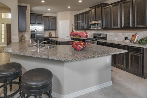 New Homes in Clements Ranch | Forney, Texas | D.R. Horton Dr Horton Homes, Forney Texas, Modern Kitchen Open, Small Outdoor Kitchens, Homes Kitchen, Country Kitchen Designs, Tuscan Kitchen, Kitchen Counter Decor, Counter Decor