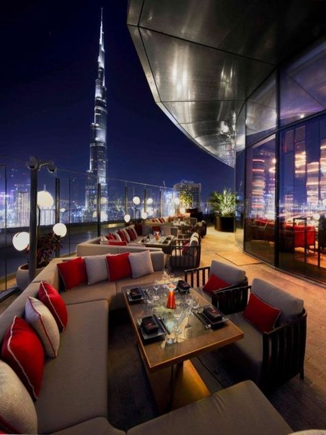 Old Mansions Interior, Restaurant In Dubai, Dubai Architecture, Dubai Holidays, Dubai Vacation, Dubai Aesthetic, Travel London, Living In Dubai, Dubai Lifestyle