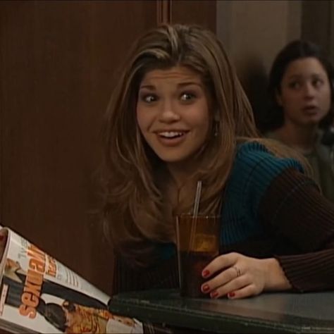 Blowout 90s, Topanga Lawrence, Hair 90s, 90s Hair, Boy Meets World, 90s Aesthetic, Boy Meets, A Woman, Hair