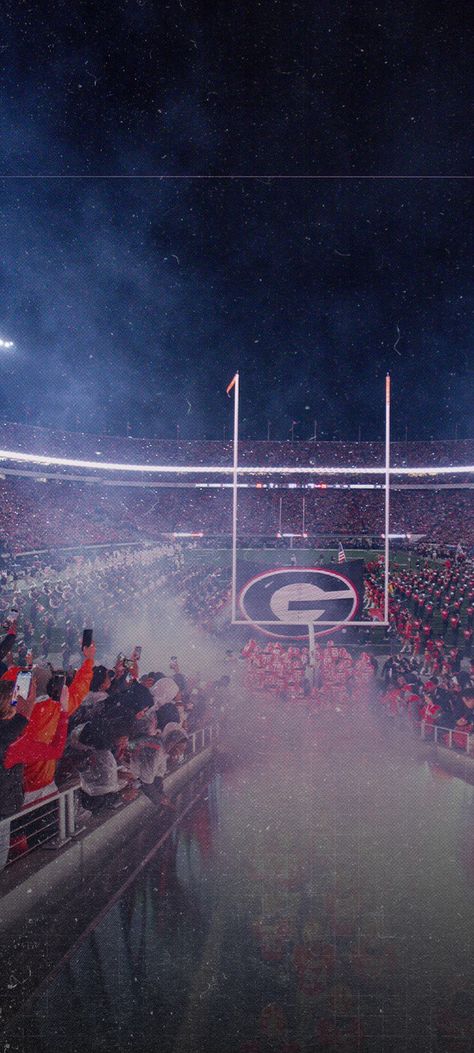 Uga Wallpapers, Uga Aesthetic, Aesthetic Football Wallpaper, Georgia Bulldogs Wallpaper, Uga Gameday, Bulldog Wallpaper, Uga Football, Ga Bulldogs, Georgia Dawgs