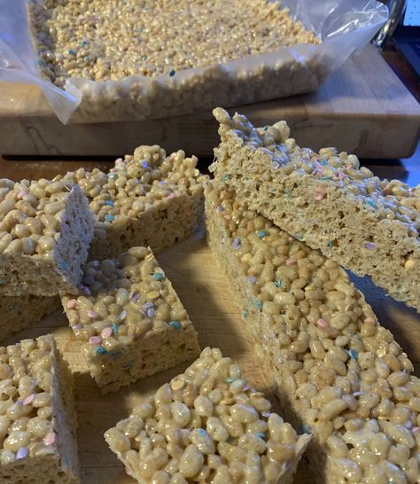 Cannabutter Recipes Treats, Edible Recipes Cannabutter, Thc Recipes, Homemade Edibles, Marajuana Recipes, Rice Crispy Squares, Peanut Butter Rice Crispies, Rice Crispy Bars, Rice Crispy Cereal