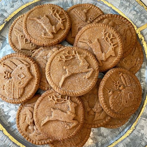 Yuletide Stamped Gingerbread Cookies - Nordic Ware Stamp Cookies Recipe, Kids Baking Championship, Kitchen Nordic, Nordic Kitchen, Ginger Bread Cookies Recipe, Cookie Swap, Nordic Ware, Holiday Cookie, Baking With Kids