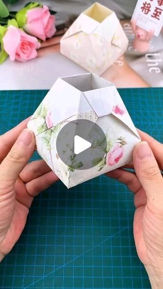 Craft Origami, Origami Paper Folding, Paper Folding Crafts, Trending Crafts, Creative Origami, Origami Gifts, Origami Patterns, Origami Paper Art, Art Paper Craft