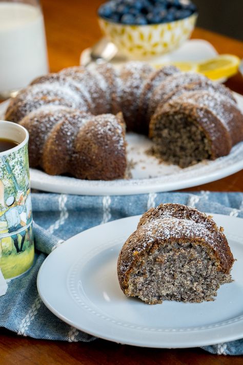 Poppyseed Recipes, Poppy Seed Dessert, Poppy Seed Recipes, Poppy Seed Cake Recipe, Poppy Seed Bundt Cake, Czech Desserts, Slovak Recipes, Czech Food, Lemon Poppyseed Cake