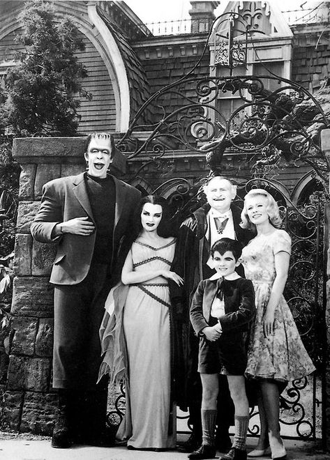 munsters - as a kid I watched this show all the time and was actually a little scared too. 1313 Mockingbird Lane, Munsters Tv Show, The Munster, Yvonne De Carlo, Elvira Mistress Of The Dark, Septième Art, The Munsters, Classic Television, Old Shows