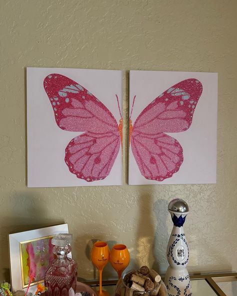 Double butterfly canvas kit🧚‍♀️ sent to me by a customer… looks fabulous🤭💗 kit is under “ butterfly double split canvas kit” on my website❤️ . . . . . #smallbusiness #bedazzled #reinstone Trendy Artwork, Double Butterfly, Rhinestone Projects, Butterfly Canvas, Diamond Paint, Wooden Canvas, Gems Art, Rhinestone Art, Diy Canvas Art