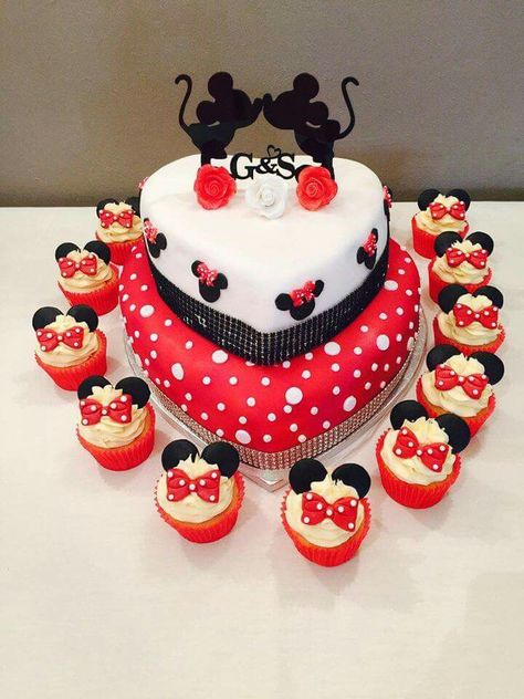 Mickey & Minnie engagement cake Disney Themed Bridal Shower, Disney Bridesmaids, Mickey Mouse Wedding, Disney Engagement, Disney Wedding Cake, Bridal Shower Cupcakes, Bolo Minnie, Disney Bridal Showers, Disney Inspired Wedding