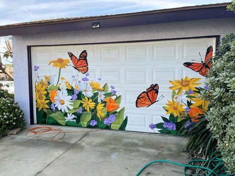 Outdoor Garage Decorating Ideas, Mural On Garage Door, Outdoor Mural Ideas Flower, Painted Metal Fence, Painted Garage Door Mural, Painted Outdoor Wall, Outdoor Garden Mural, Garage Door Mural Ideas, Flower Murals Outdoor