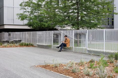 Michel De Montaigne, Boundary Walls, City Road, Lan Can, Fence Landscaping, Metal Fence, Fence Gate, Fence Design, Garden Fence