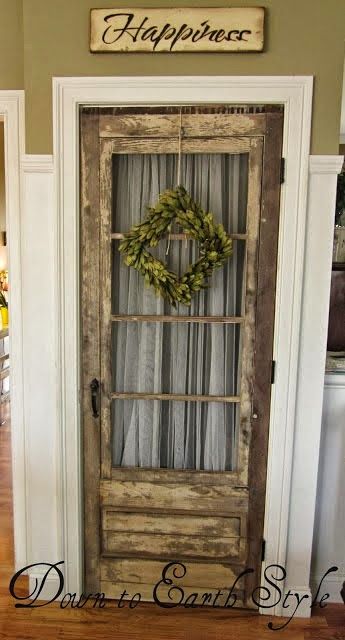 Rustic Pantry Door, Unique Rustic Decor, Rustic Closet, Rustic Pantry, Antique French Doors, Laundry Room Doors, Doors Repurposed, Casa Country, Rustic Doors