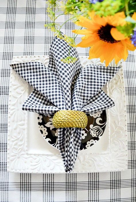 3 FAVORITE SUMMER NAPKIN FOLDS-Make summer easy and pretty with these super fun, attention grabbing napkin folds! Napkin Ring Folding, Bunny Napkin Fold, Creative Napkin Fold, Diy Napkin Folding, Napkin Folding Tutorial, Christmas Napkin Folding, Fancy Napkin Folding, Easy Napkin Folding, Cloth Napkin Folding