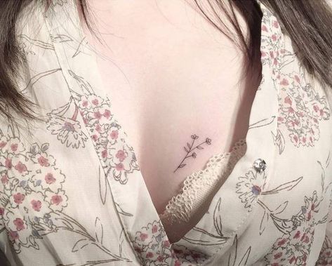 Small Chest Tattoo, Women Chest Tattoo, Charlie D'amelio Outfit, Chest Tattoo Drawings, First Tattoos, Chest Tattoo Female, Small Chest Tattoos, Tattoo Female, Chest Tattoos For Women