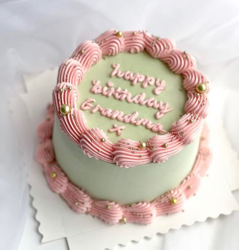 Aesthetic Circle Birthday Cake, Simple Vintage Cake, Bolo Vintage, Birthday Cake For Mom, Cute Bakery, Baker Cake, Fairy Cakes, Bento Cake, Sweet Meat