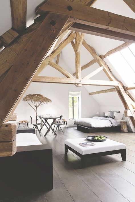 a frame exposed beam bedrooms Design Ložnic, Attic House, Small Window, Sky Light, Attic Renovation, Attic Remodel, Attic Bedroom, Attic Rooms, Top Floor