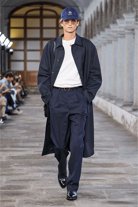 Mens Street Style Spring, Casual Look For Men, Mens Runway Fashion, Elevated House, Milan Fashion Week Runway, Blazer Outfits Men, Spring Outfits Men, Menswear Runway, Petite Sweaters