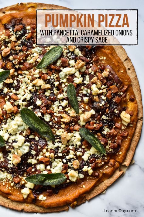 Fall Pizza, Pumpkin Pizza, Pumpkin Sauce, Artisan Pizza, Ginger Nut, Bleu Cheese, Pizza Recipes Homemade, Baked Pumpkin, Pizza Toppings