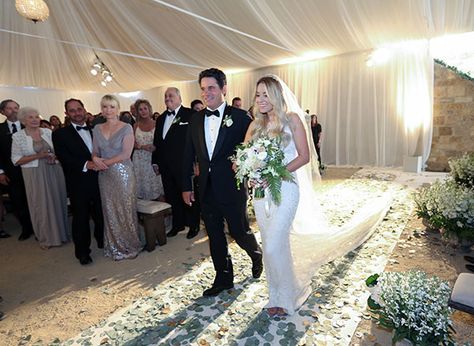 Lauren Conrad's dad walking her down the aisle. Lauren Conrad Wedding, Conrad Lauren, Kardashian Wedding, Kim Kardashian Wedding, Lauren Conrad Style, Whitney Port, Bar Refaeli, Celebrity Wedding Dresses, Giovanna Battaglia