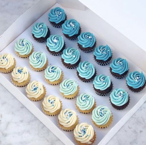 Blue Mini Cupcakes, Simple Blue Cupcakes, Light Blue Cupcakes Birthday, Blue Party Desserts, Cupcakes Decoration Blue, Shades Of Blue Cupcakes, Baby Boy Cupcakes Shower Diy, Blue And White Cupcake Ideas, Baby Boy Shower Dessert Table