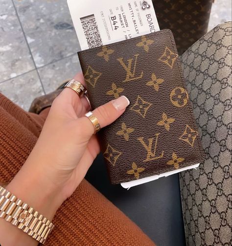 Lv Luggage Aesthetic, Louis Vuitton Products Aesthetic, Louis Vuitton Suitcase Aesthetic, Louis Vuitton Travel Bag Aesthetic, Louis Vuitton Passport Holder, Louis Vuitton Passport Cover, Luxury Travel Bag, Istanbul Turkey Photography, Rich Women Lifestyle