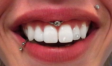 Web Piercing, Oral Piercings, Status Symbol, Smiley Piercing, Tattoo Zeichnungen, Airbrush App, Piercing Ideas, Photo Edited, Smiley