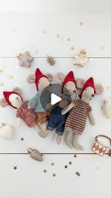 Skattich.nl on Instagram: "I made cute pixie hats for the Maileg mice to play with in the Ikea flisat Christmas dollhouse. They are really simple to make as you can see. You can find the free pattern on the website, www.skattich.nl ✨  Ik maakte schattige pixie mutsjes voor de Maileg muisjes om mee te spelen in het Ikea flisat kerst poppenhuis. Ze zijn echt heel simpel om te maken zoals je kunt zien. Op de website kun je het gratis patroon downloaden ✨  #pixiehat #pixie #maileg #mailegmouse #ikeaflisat #diy #maileglove #dollhouse #sewingpattern" Christmas Pixies Free Pattern, Flisat Christmas, Tilda Doll Patterns Free, Diy Maileg, Pixie Hats, Maileg Christmas, Maileg Mice, Ikea Flisat, Christmas Dollhouse