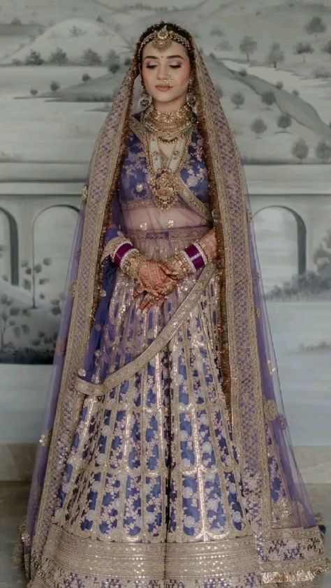 Reception Dress Bride Indian Lehenga, Reception Lehenga Bridal, Sabyasachi Bridal Lehenga, Girl With Wings, Rajasthani Bride, Latest Bridal Lehenga Designs, Sabyasachi Bride, Latest Bridal Lehenga, Sabyasachi Lehenga