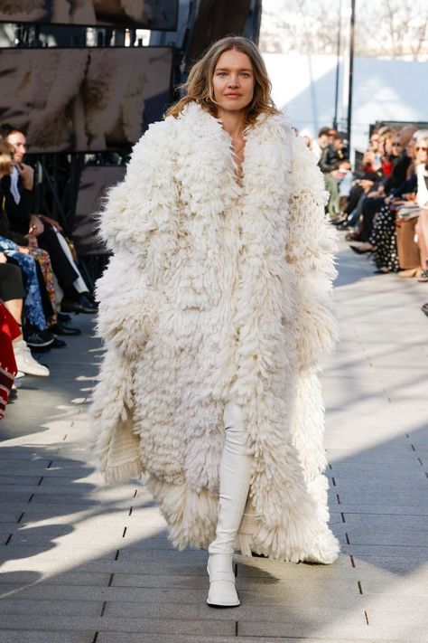 Stella McCartney F/W 24 Show Stella Mccartney Fashion Show, Pat Mcgrath Makeup, Yasmin Wijnaldum, Fluffy Coat, Natalia Vodianova, Pat Mcgrath, White Coat, Olivia Palermo, Fashion Editor