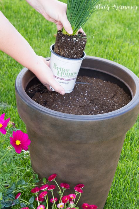 Tips for planting pots! #planting #porch #curbappeal #howto #diy #plantingpots #flowerpots #plantingcontainers #porchdecor