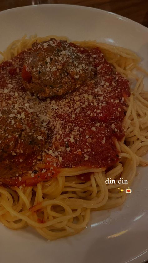 Spaghetti Aesthetic Instagram, Italian Food Instagram Story, Spagetti Story, Spaghetti Instagram Story, Food Instagram Story Dinner, Noodles Instagram Story, Food Pics Instagram Story, Pasta Story Instagram, Dinner Ig Story