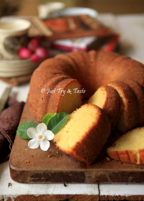 resep cake tape spesial Bolu Tape, Cupcake Recipes From Scratch, Cake Oven, Asian Cake, Anna Olson, Peanut Butter Snacks, Resep Cake, Cookie Cakes, Dessert Photography