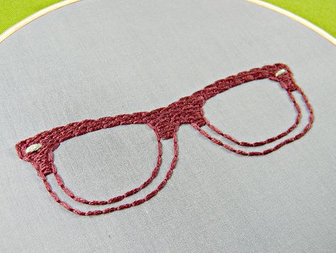 Nerdy Brown Hipster Glasses. Embroidery Hoop Art. Hand Embroidered. | Flickr - Photo Sharing! Eye Embroidery Simple, Film Embroidery, Glasses Embroidery, Nerdy Embroidery, Movie Embroidery, Head Picture, Needlepoint Embroidery, Eye Glasses Case, Hipster Glasses