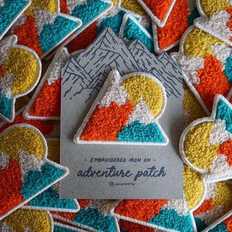 Embroidery Patches Diy, Patches Ideas, Sun Embroidery, Golden Mountain, Patch Backpack, Snowboarding Gifts, Mountain Graphic, Lab Logo, Chenille Patch