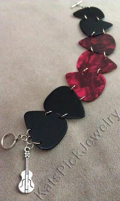 Guitar Picks Crafts, Guitar Picks Diy, Guitar Jewelry, Guitar String Jewelry, Guitar Pick Jewelry, Lead Guitar, Signature Guitar, Red Pearl, Musical Jewelry