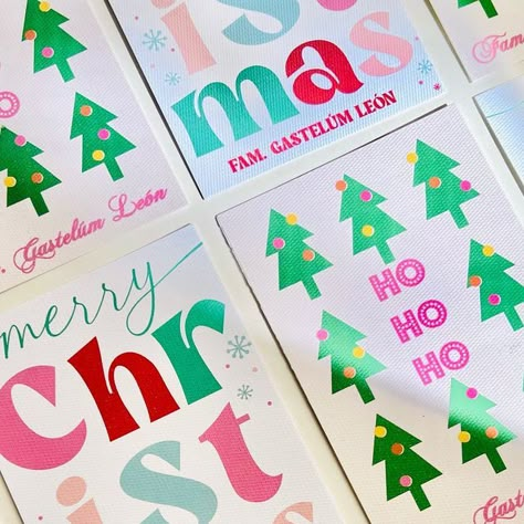 Papeleria social 💌 Invitaciones on Instagram: "Tarjetas clásicas navideñas con cartulina texturizada🎄" Xmas Cards Design, Happy Lab, Chapel Ideas, Christmas Stationary, Xmas Gift Wrap, Stationary Craft, Christmas Stationery, Rose Party, Christmas Tags