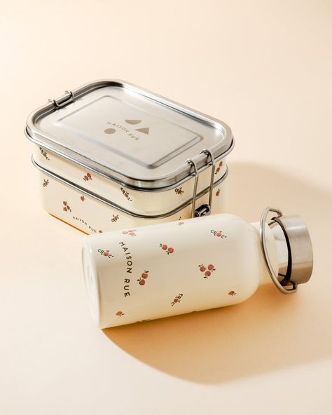 Luna Lunchbox - Pomme - Stainless Steel Bento Box Stainless Steel Bento Box, School Must Haves, Lunch Box Containers, Box Water, School Sets, Silicone Ring, School Lunches, Silicone Rings, Kids Lunchbox