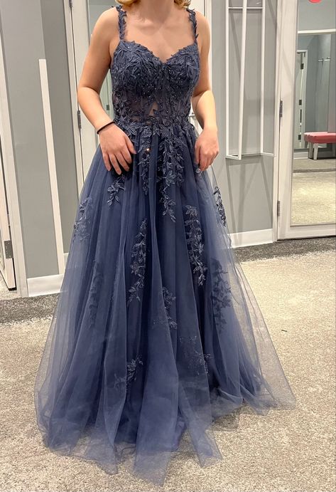 Year 10 Formal Dresses Australia Blue, Grad Dresses Plus Size, Debs Dresses Ireland, Grad Dresses High School, Navy Blue Prom Dresses Long, Blue Grad Dresses, Prom Dresses Flowy, Ireland Dress, Graduation Dresses Long