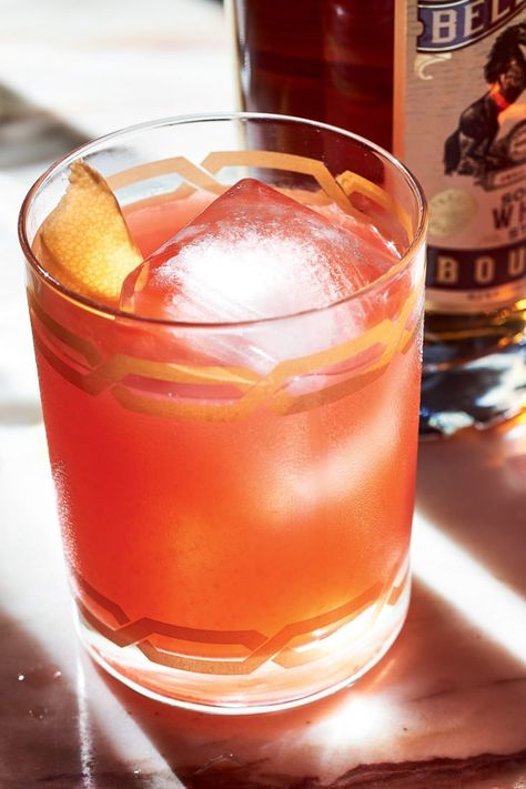 Amaro Cocktails, Campari Cocktails, Cocktail Garden, Bourbon Cocktail Recipe, Bourbon Recipes, Grapefruit Cocktail, Bourbon Cocktail, Bourbon Drinks, The Third Man